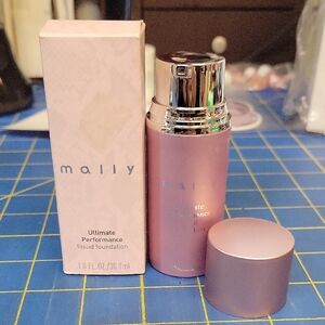 Mally Beauty Ultimate Performance Light Liquid Foundation 30ml New in Box